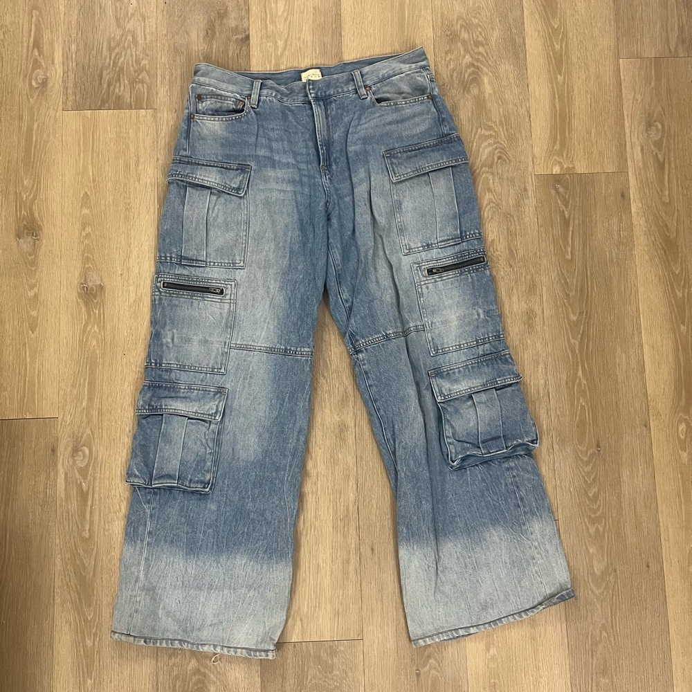Alice + Olivia CAY CARGO JEAN size 32